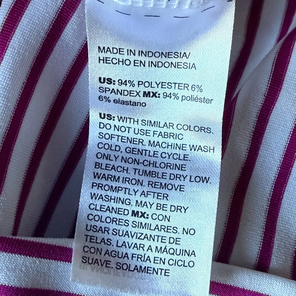 Chico’s Zenery Stretch material 3/4 zip long sleeve top. Size 0 EUC pink /White - Picture 11 of 11